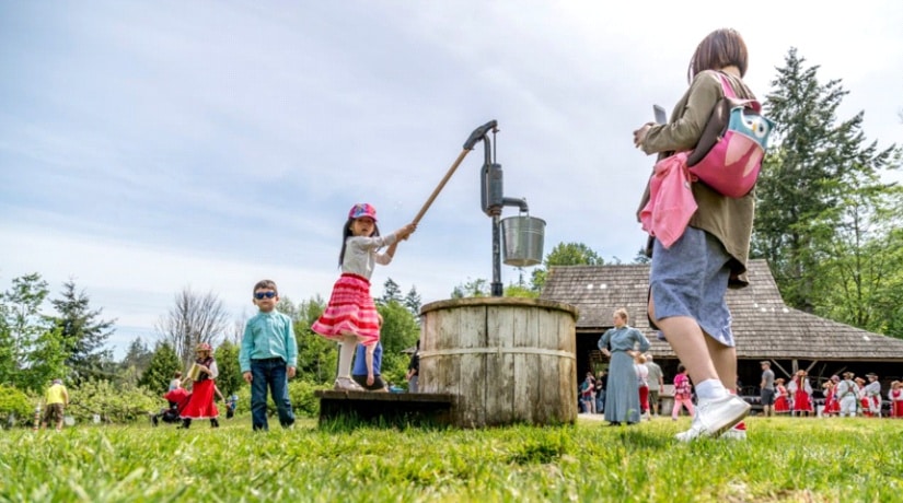 Children at Stewart Farm